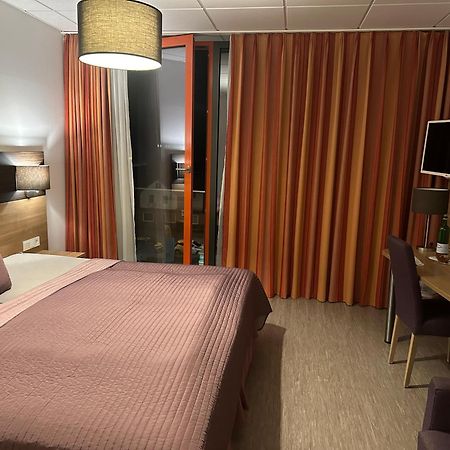 Vechelde Hotel Efcannos מראה חיצוני תמונה