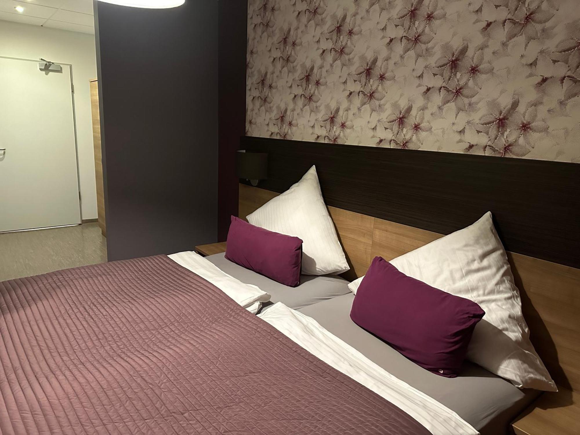Vechelde Hotel Efcannos מראה חיצוני תמונה