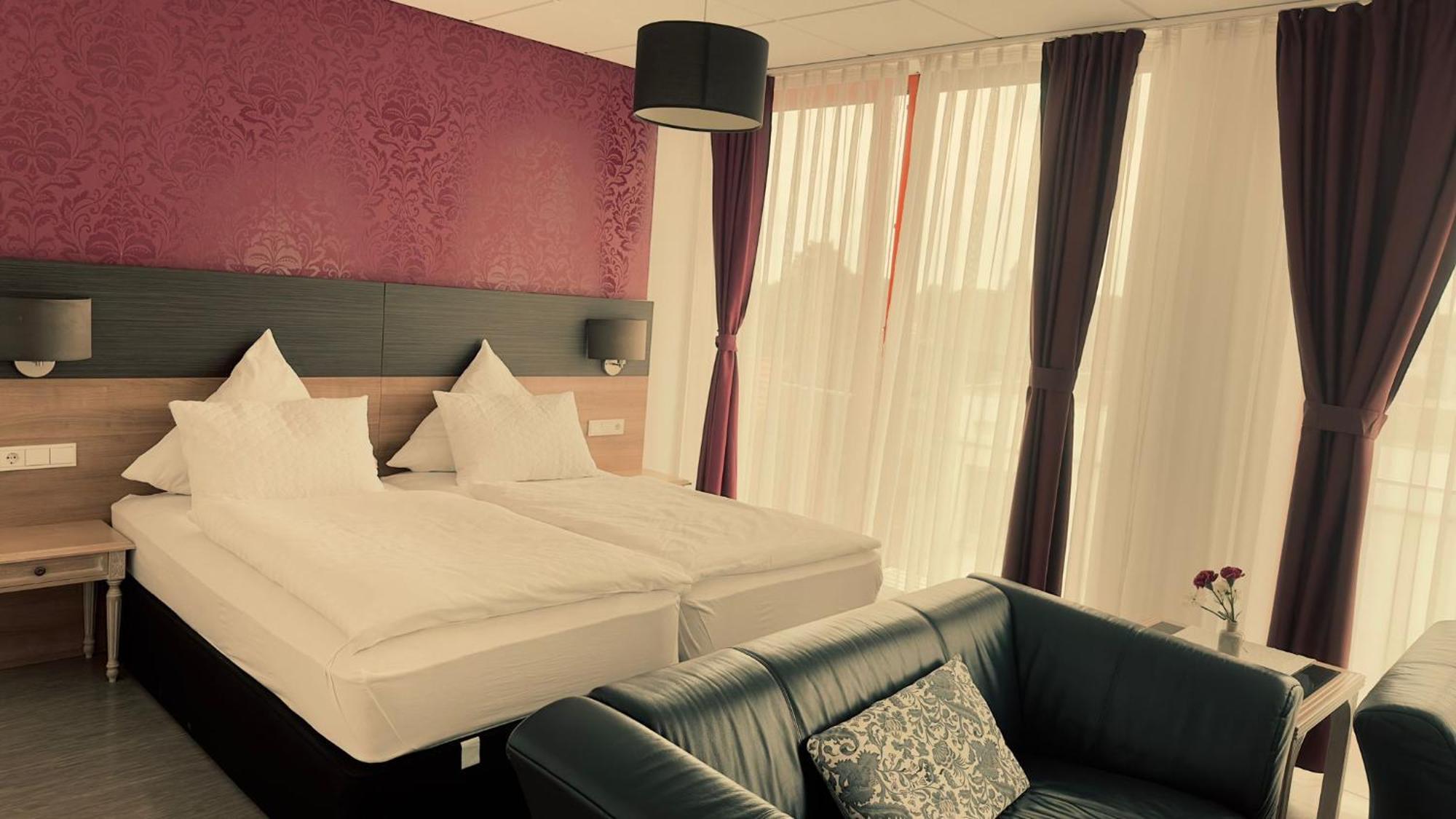 Vechelde Hotel Efcannos מראה חיצוני תמונה